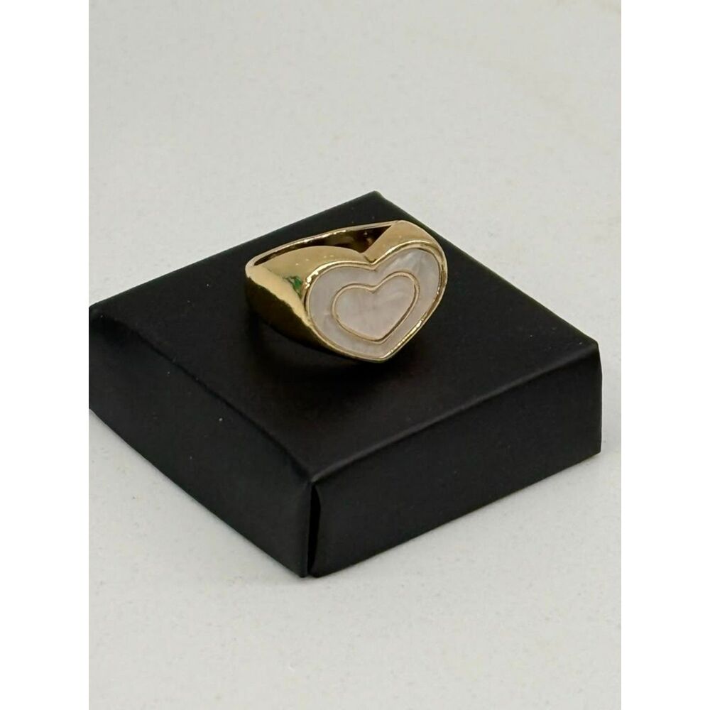 Avon 2026 Studio 1886 Avon Gold Tone Cream Enamel Heart Signet Ring NIB